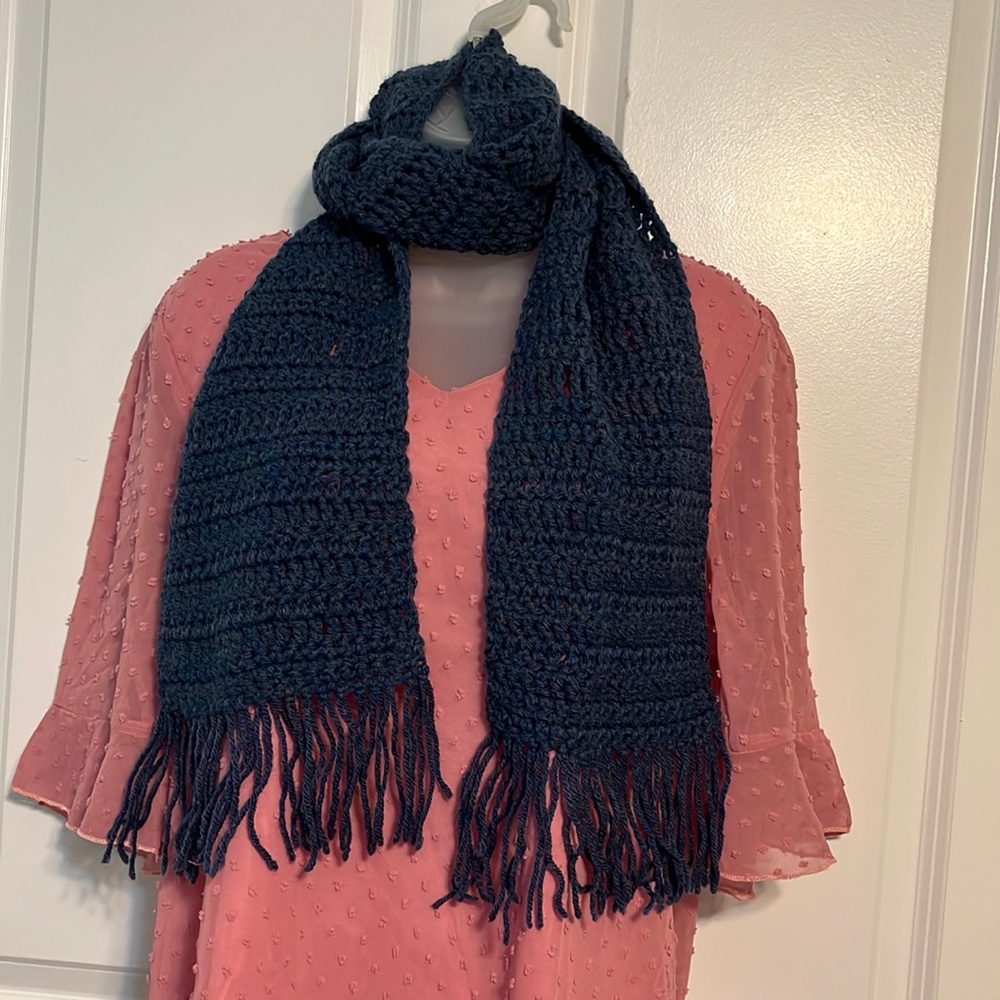 2 for $25 🧡🆕 Hand-crocheted blue marled scarf with fringe